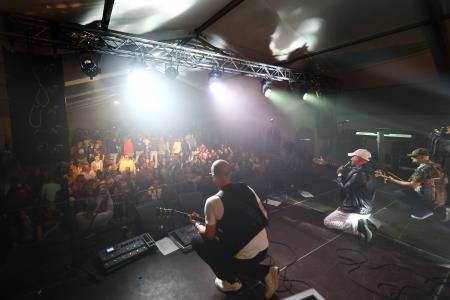 CERKNIŠKA NOČ 05 FLIRT FOTO LJUBO VUKELIČ